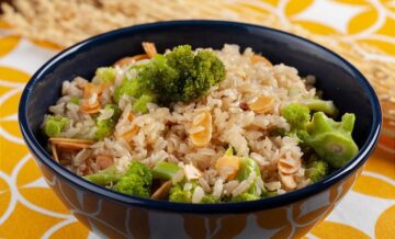 Arroz integral com brócolis e lascas de amêndoas congelado 130g