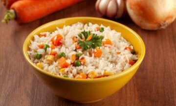 Arroz primavera com milho, cenoura e ervilha congelado 130g