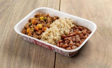Carne moída com legumes, arroz integral e feijão carioca 400g