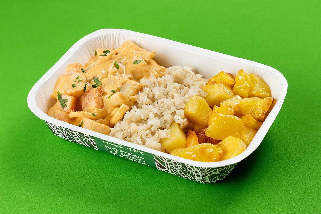 Estrogonofe de Palmito e cenoura com arroz integral e batata na manteiga 400g
