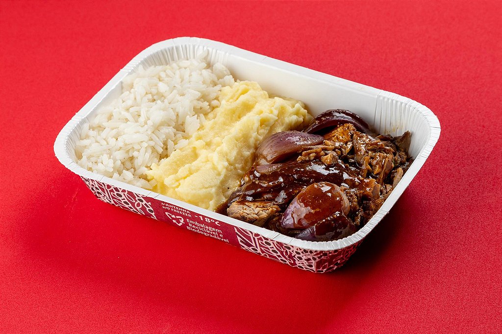 Maminha assada ao molho de cebola roxa e vinho com arroz branco e purê de batatas 400g