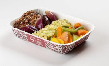 Maminha assada com molho de cebola roxa, falso arroz de couve flor e legume...