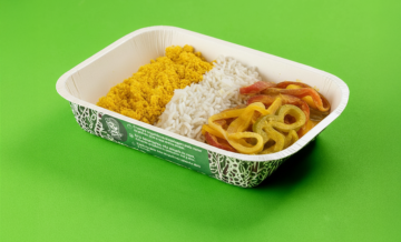 Moqueca de banana da terra com arroz branco e farofa de dendê 400g
