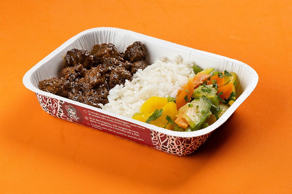 Picadinho de carne ao molho funghi com arroz branco e legumes na manteiga 400g